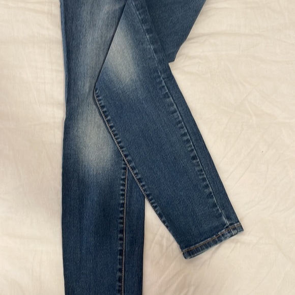 Guess - Size 26 - Full length jeans - Stretch material - Like new - Picture 2 of 4